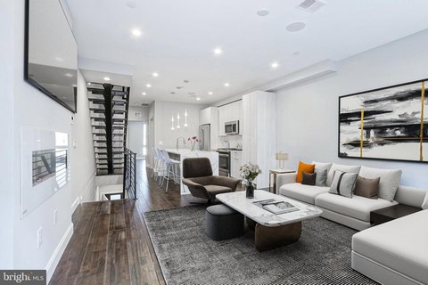 New Condo with City Views