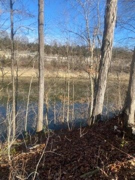 Lakefront Land in Burnside, KY