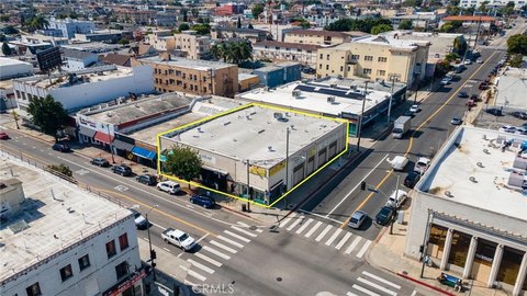Three-Unit Retail Building with Frontage