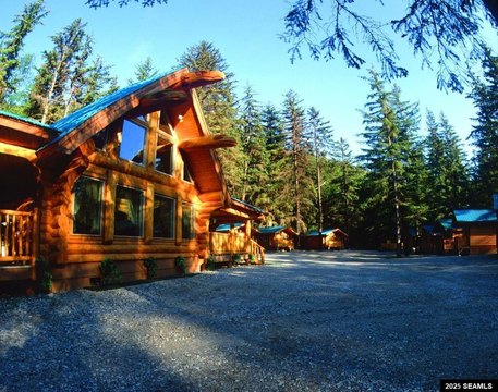 Bed and Breakfast Lodge Property