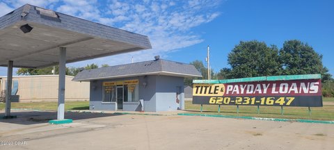 Highway Frontage Retail/Office Opportunity