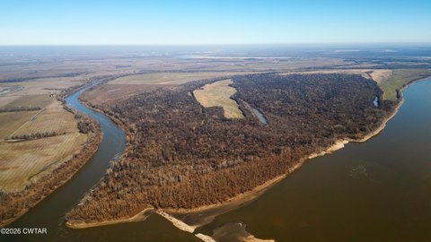 1750 Acres Mississippi River Frontage