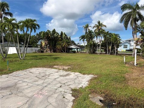 Land, NAPLES, FL