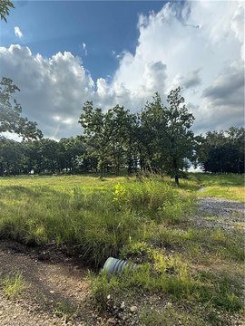 LAND - Muldrow, OK