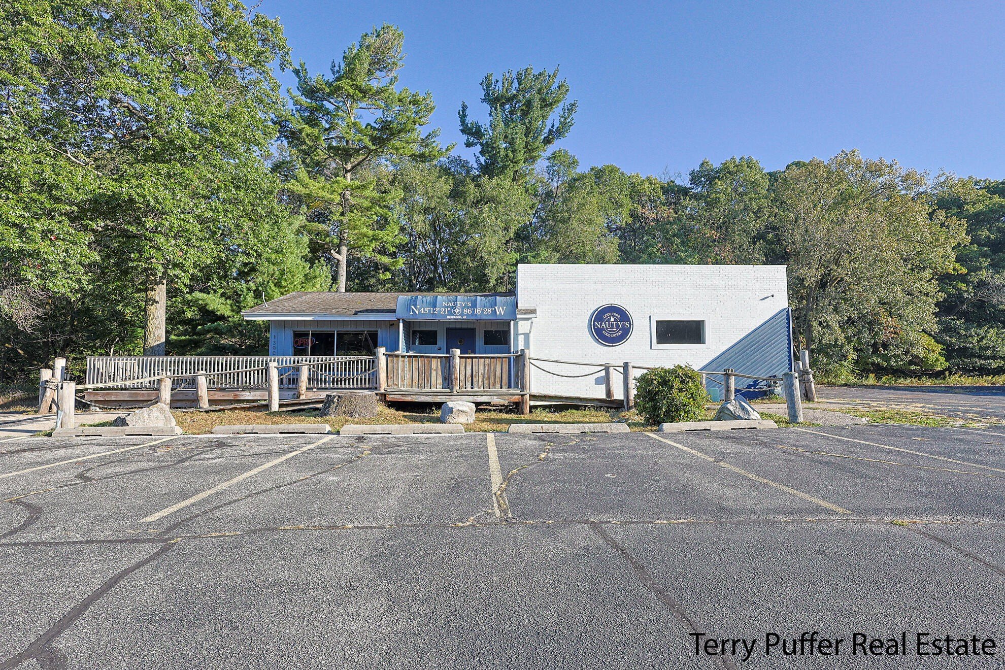 Iconic Restaurant & Bar For Sale