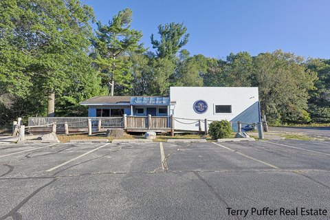 Turn-Key Restaurant and Bar Opportunity