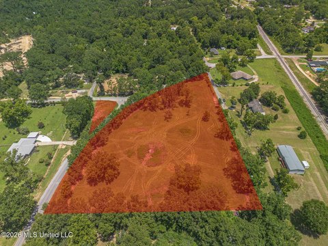 LAND - McHenry, MS
