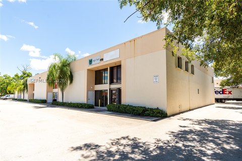 Corner End Cap Flex Warehouse