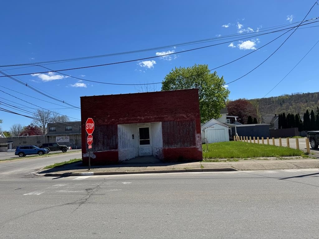 Retail Space in Sayre, PA