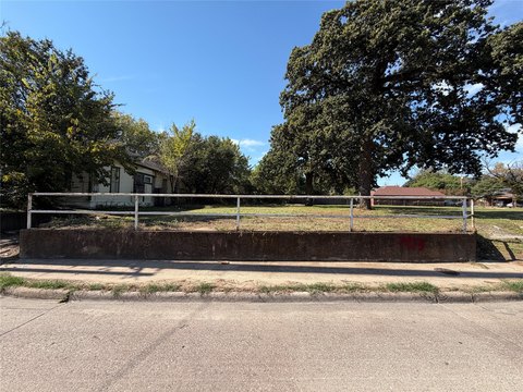 Land, Dallas, TX