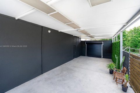 Versatile Commercial Space Near Downtown