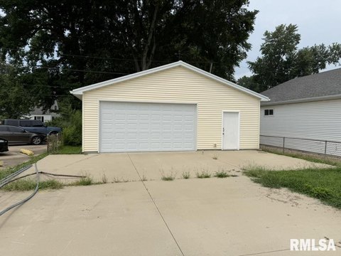LAND - Springfield, IL