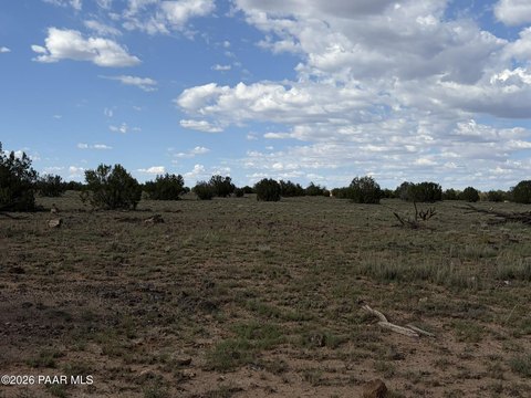 Land, Ash Fork, AZ