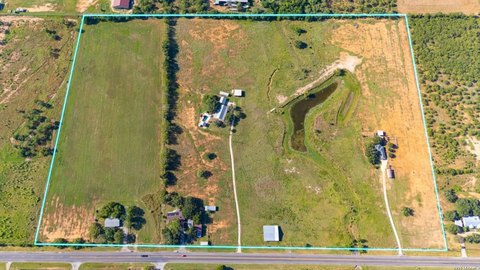 Prime Land in Lytle, Texas