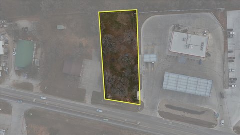 High-Visibility Commercial Lot