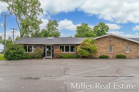 Versatile Building on Well-Traveled Highway