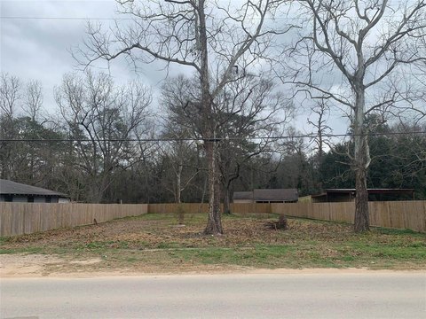 Residential Land in Splendora, TX