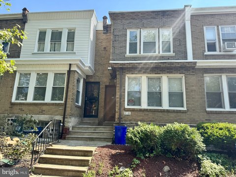 Philadelphia Duplex with Income Potential