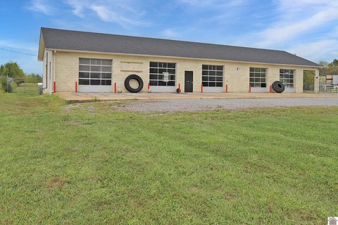 Versatile Commercial Property in Murray