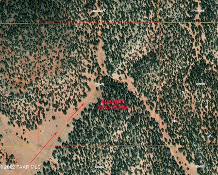 Land in Seligman, Arizona