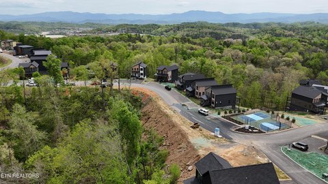 Sevierville Land: Build Large Cabin
