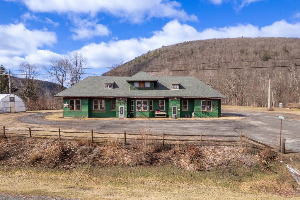 19 Trestle Rd, Hancock, NY 13783