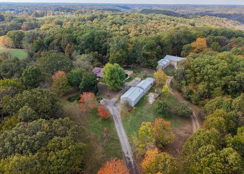 Spacious Homestead Near Mark Twain Forest