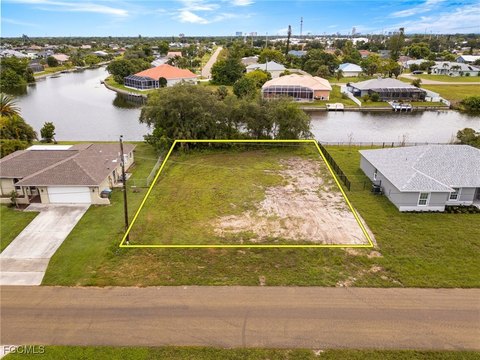 Cape Coral Freshwater Lot