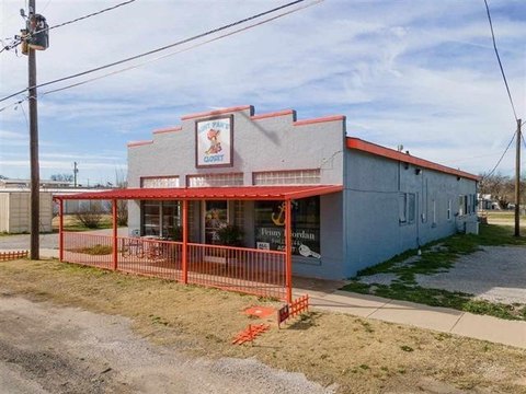 Versatile Corner Flex Property