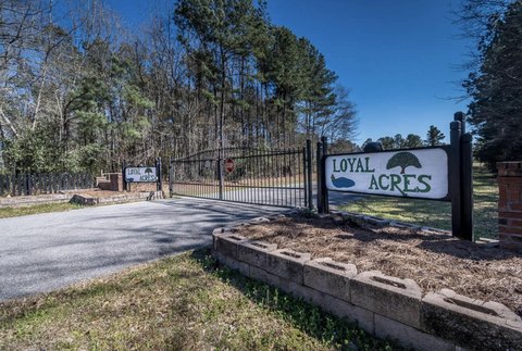 Land, Cross, SC