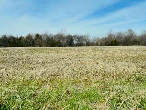 Residential Land in Morris, OK