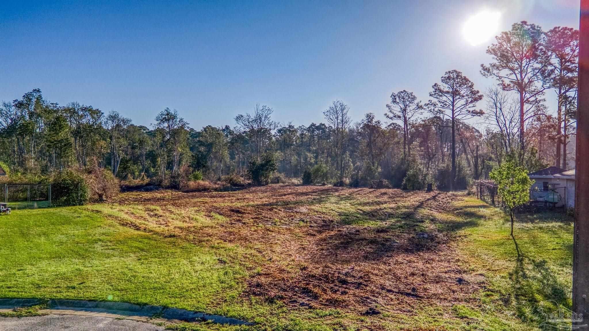 Pensacola Land Backs to Nature
