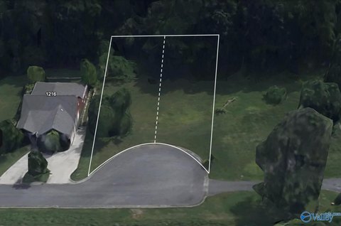 Level Building Lot in Guntersville