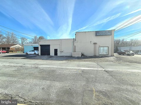 Retail and Warehouse Buildings For Sale