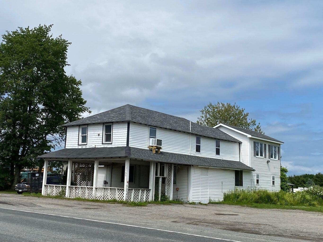 Trenton Multifamily Property with Cabins