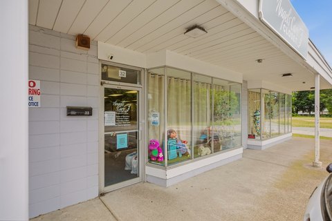 Open-Plan Retail Space
