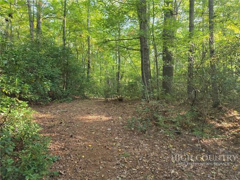 Land, Fleetwood, NC
