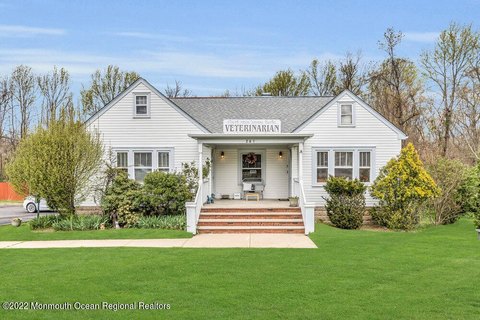 Mixed-Use Office with Living Space
