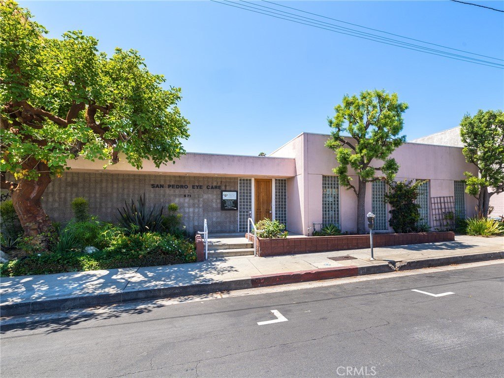 571 W 7Th St, San Pedro, CA 90731