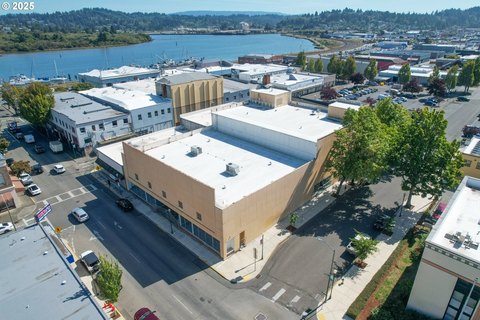 Coos Bay Commercial Building