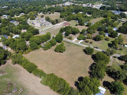 Ready-to-Build Lot in Newark, TX