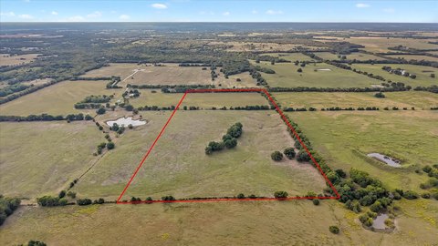 Acreage Tract With Privacy