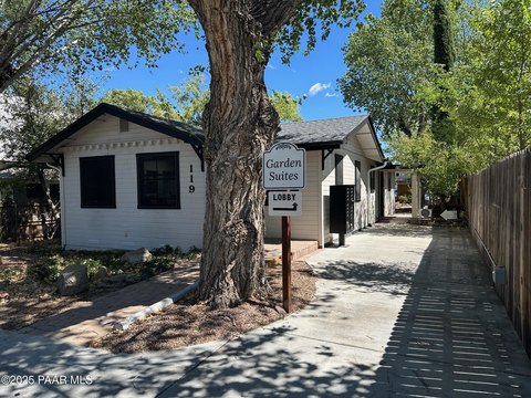 Charming Office Space Near Downtown