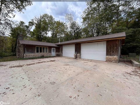 Winterset Commercial Property with Office