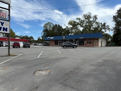 Commercial Property on High-Traffic Street