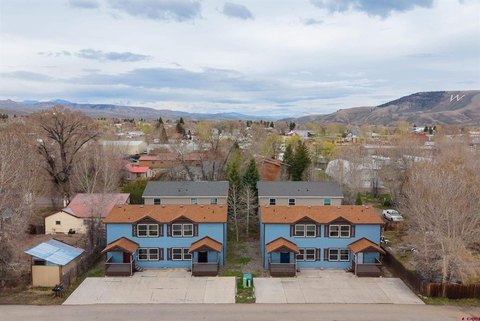 Gunnison Fourplex: Modern Townhomes