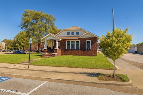 Humboldt Commercial Building with Potential