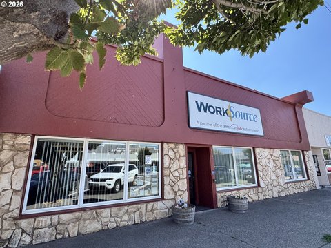 Single-Tenant Office Building