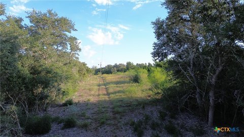 Land, Moulton, TX