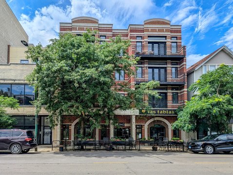 Chicago Retail Space on Lincoln